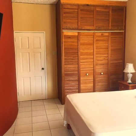 Yaad Hostel Montego Bay Buitenkant foto