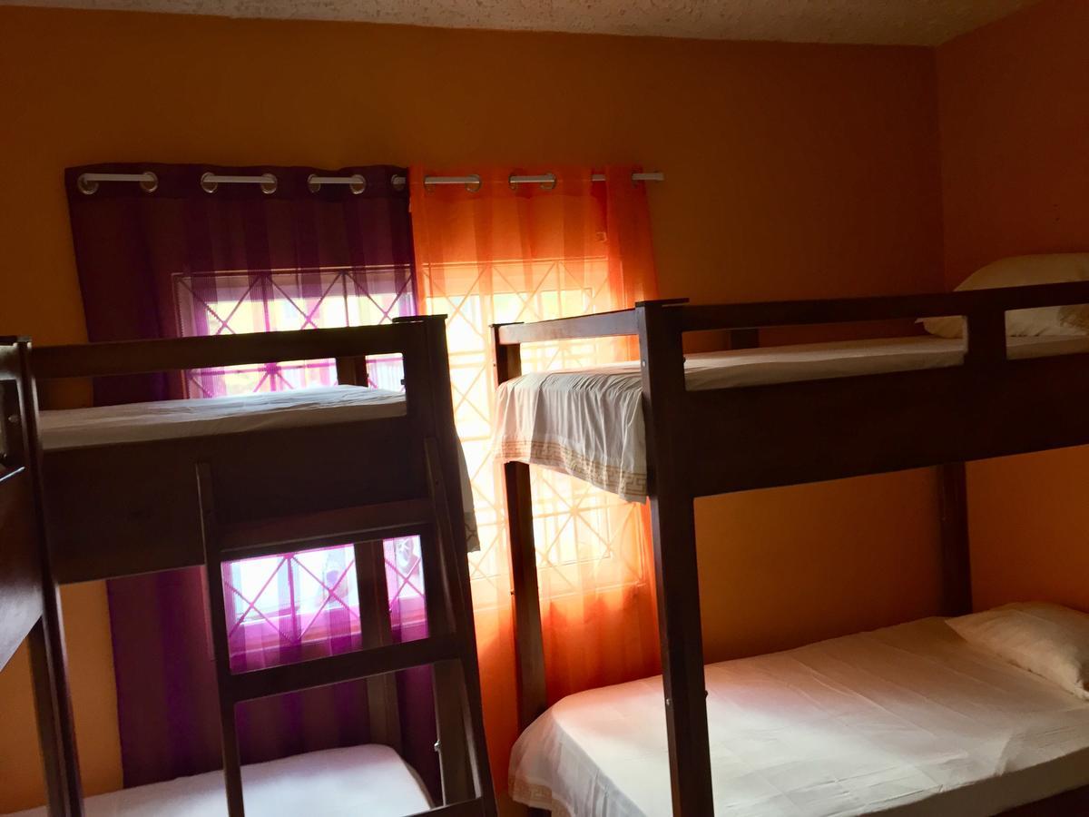 Yaad Hostel Montego Bay Buitenkant foto