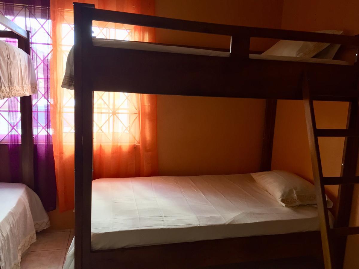 Yaad Hostel Montego Bay Buitenkant foto
