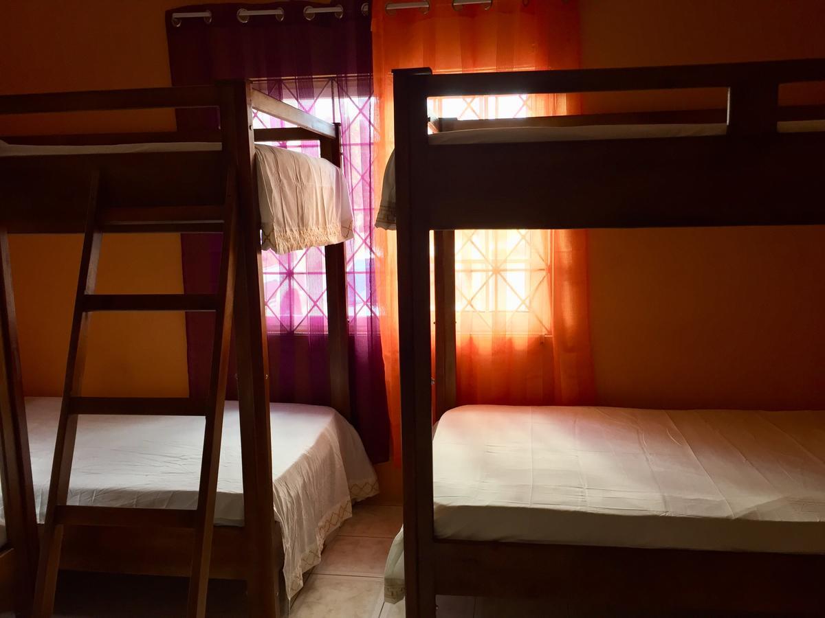 Yaad Hostel Montego Bay Buitenkant foto