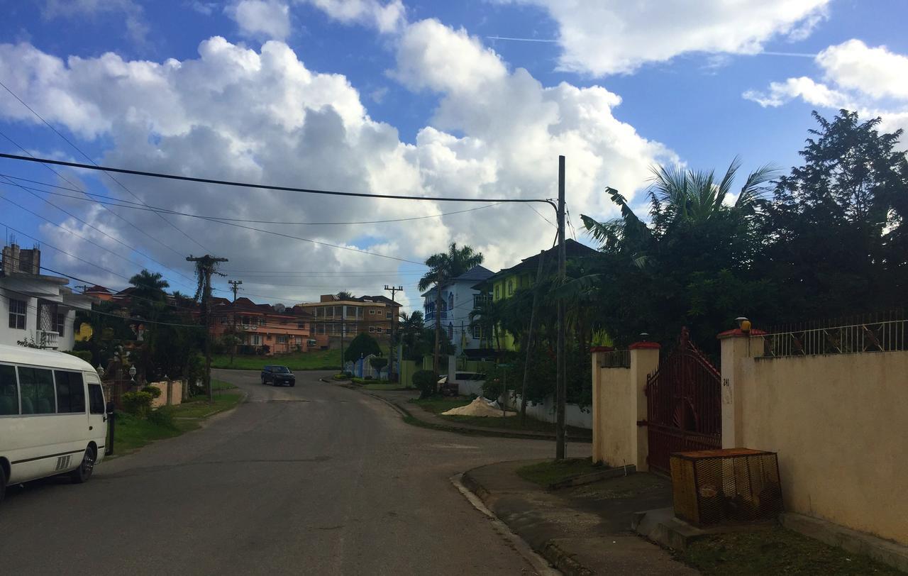 Yaad Hostel Montego Bay Buitenkant foto