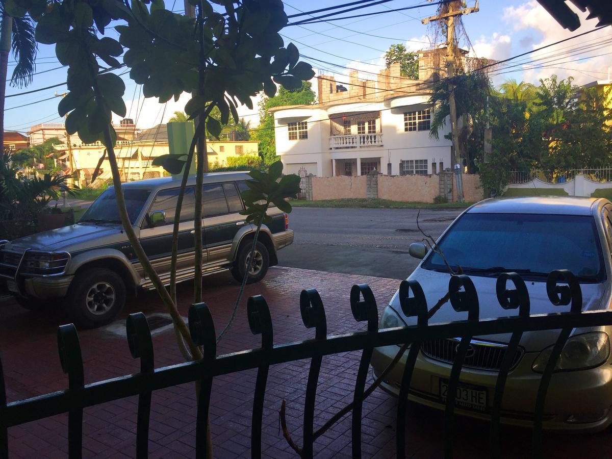 Yaad Hostel Montego Bay Buitenkant foto