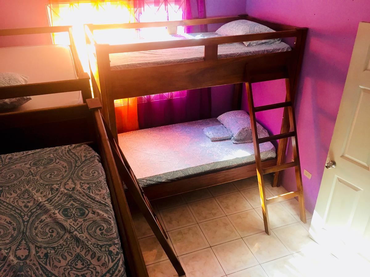 Yaad Hostel Montego Bay Buitenkant foto