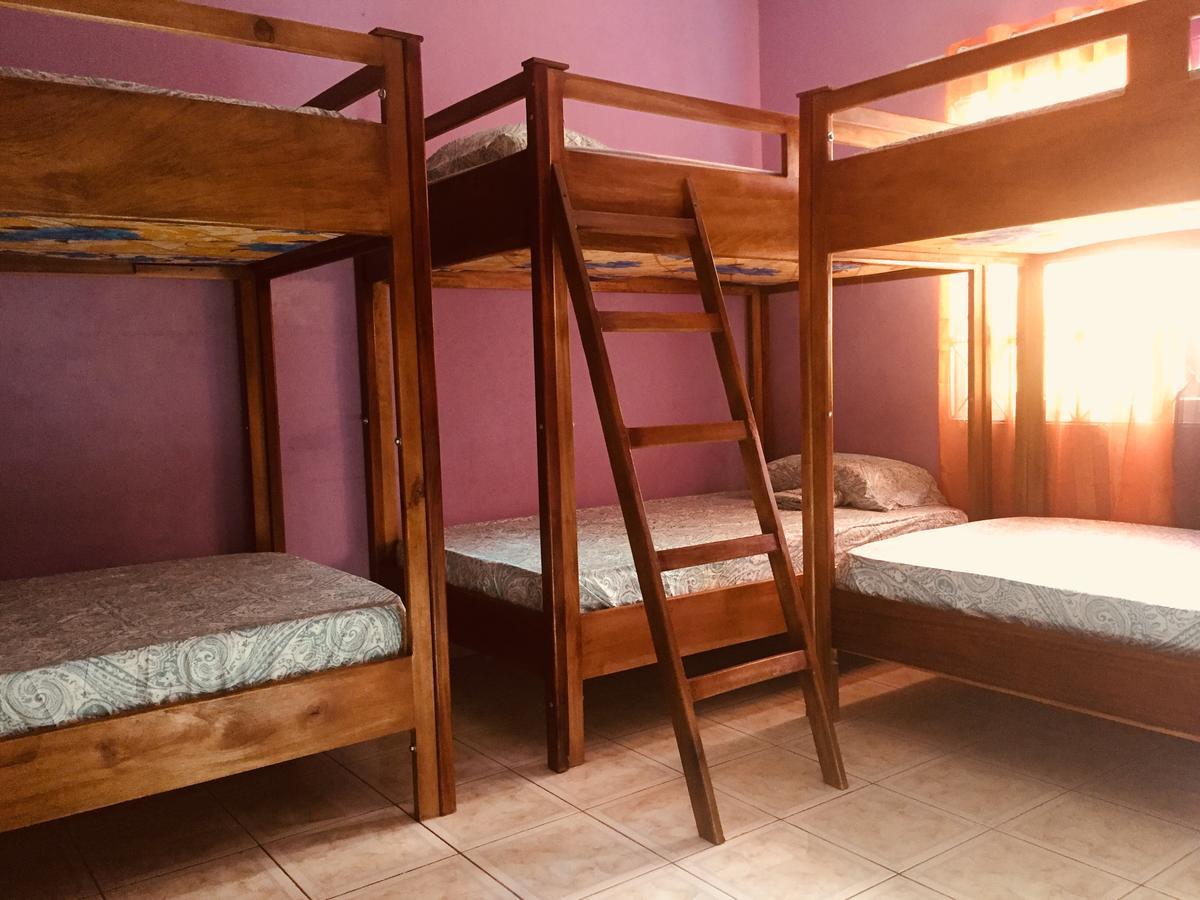 Yaad Hostel Montego Bay Buitenkant foto