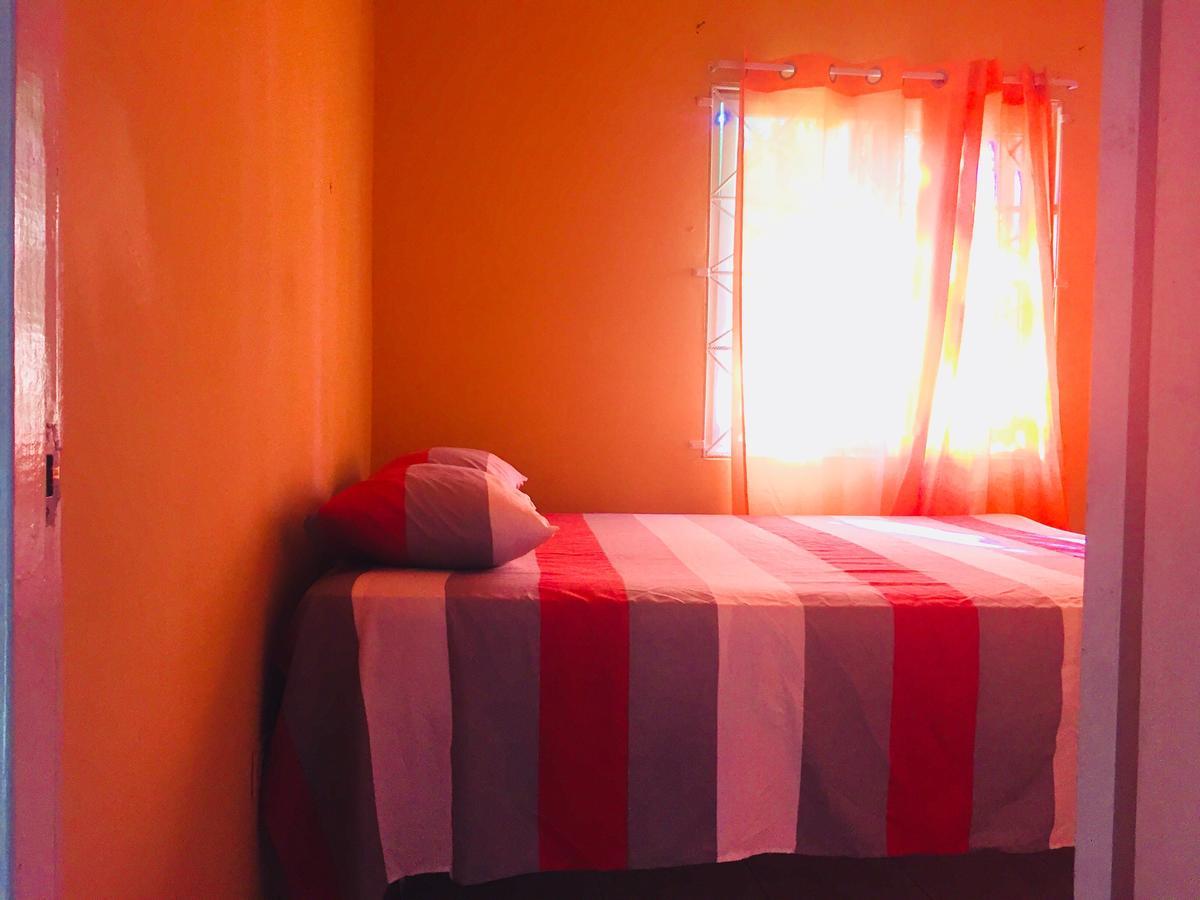 Yaad Hostel Montego Bay Buitenkant foto