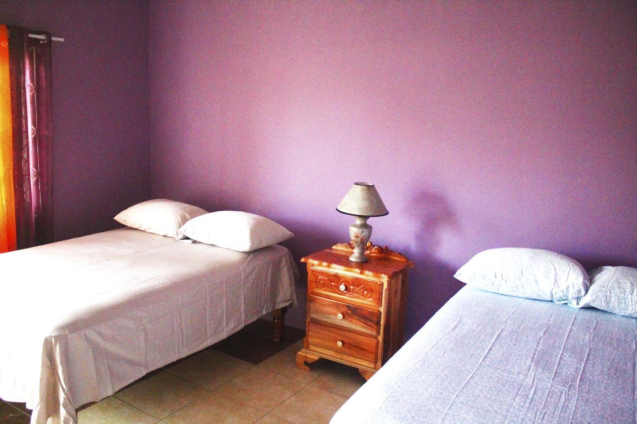 Yaad Hostel Montego Bay Buitenkant foto