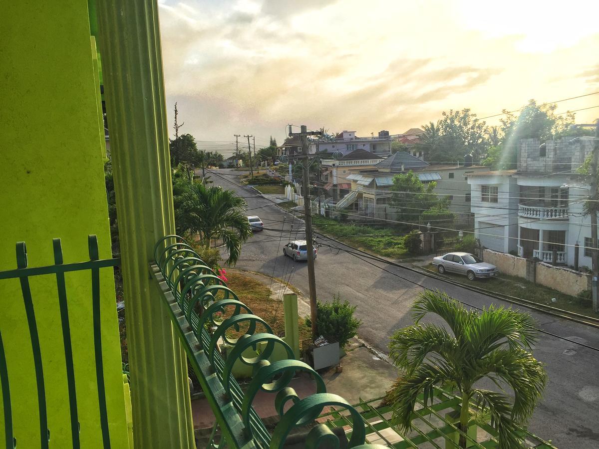 Yaad Hostel Montego Bay Buitenkant foto