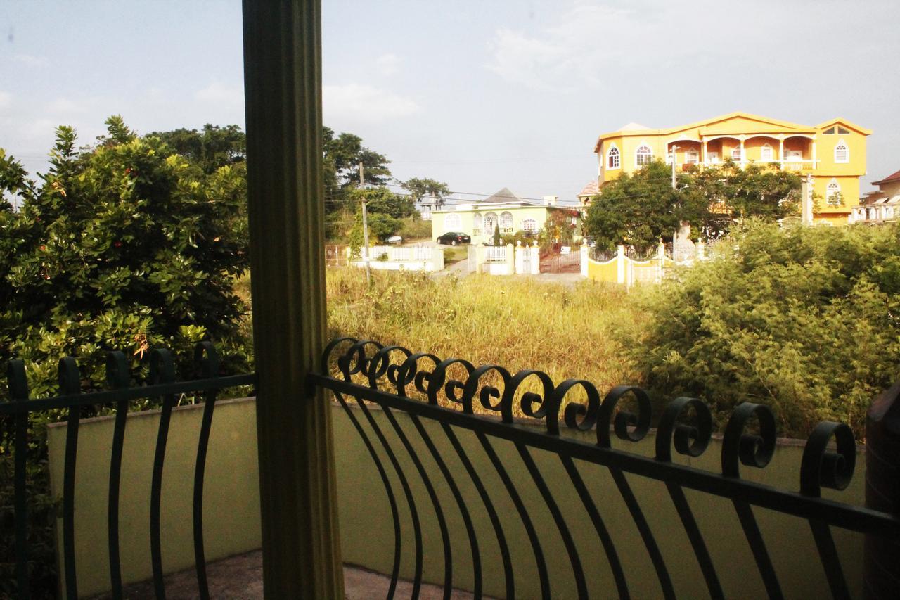 Yaad Hostel Montego Bay Buitenkant foto