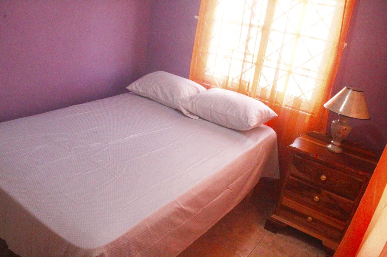 Yaad Hostel Montego Bay Buitenkant foto