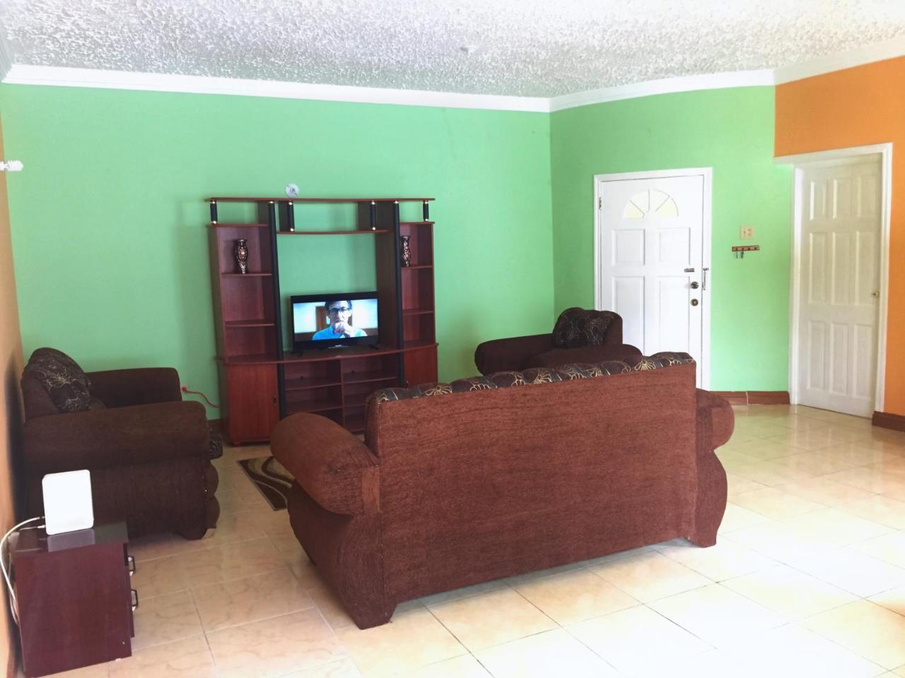 Yaad Hostel Montego Bay Buitenkant foto