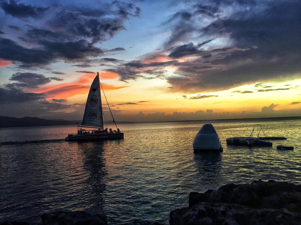 Yaad Hostel Montego Bay Buitenkant foto