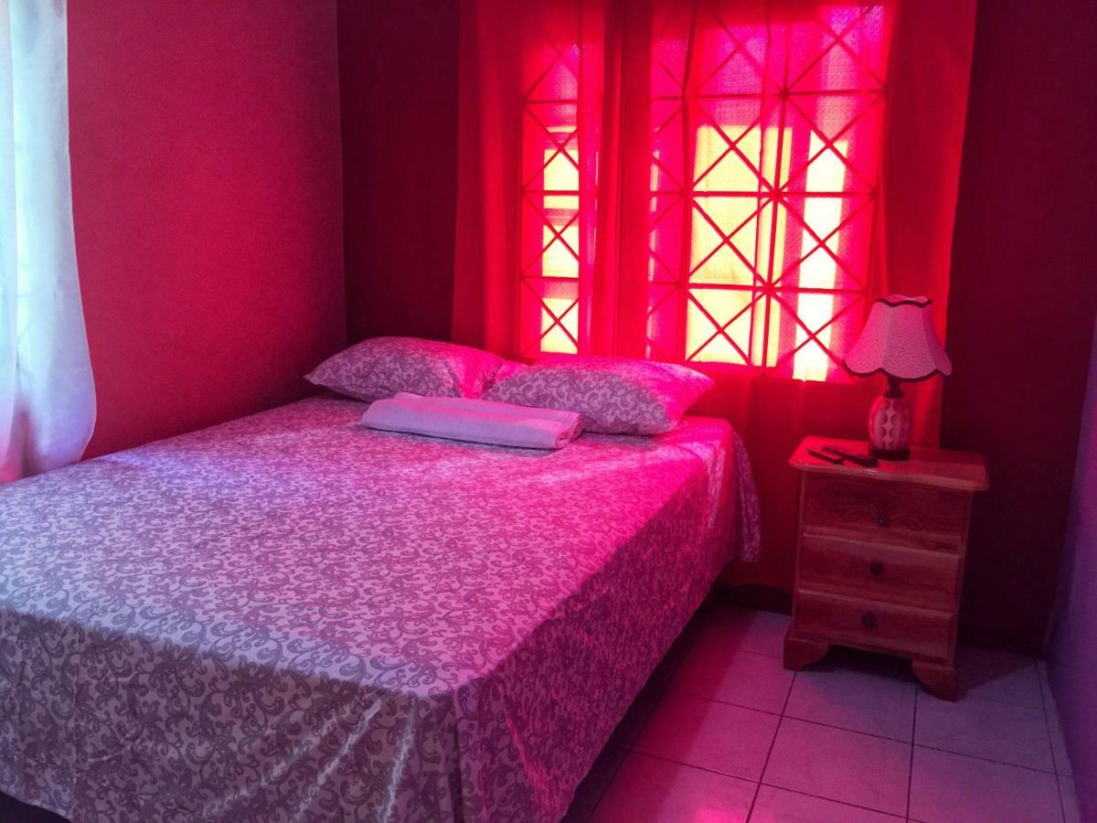 Yaad Hostel Montego Bay Kamer foto